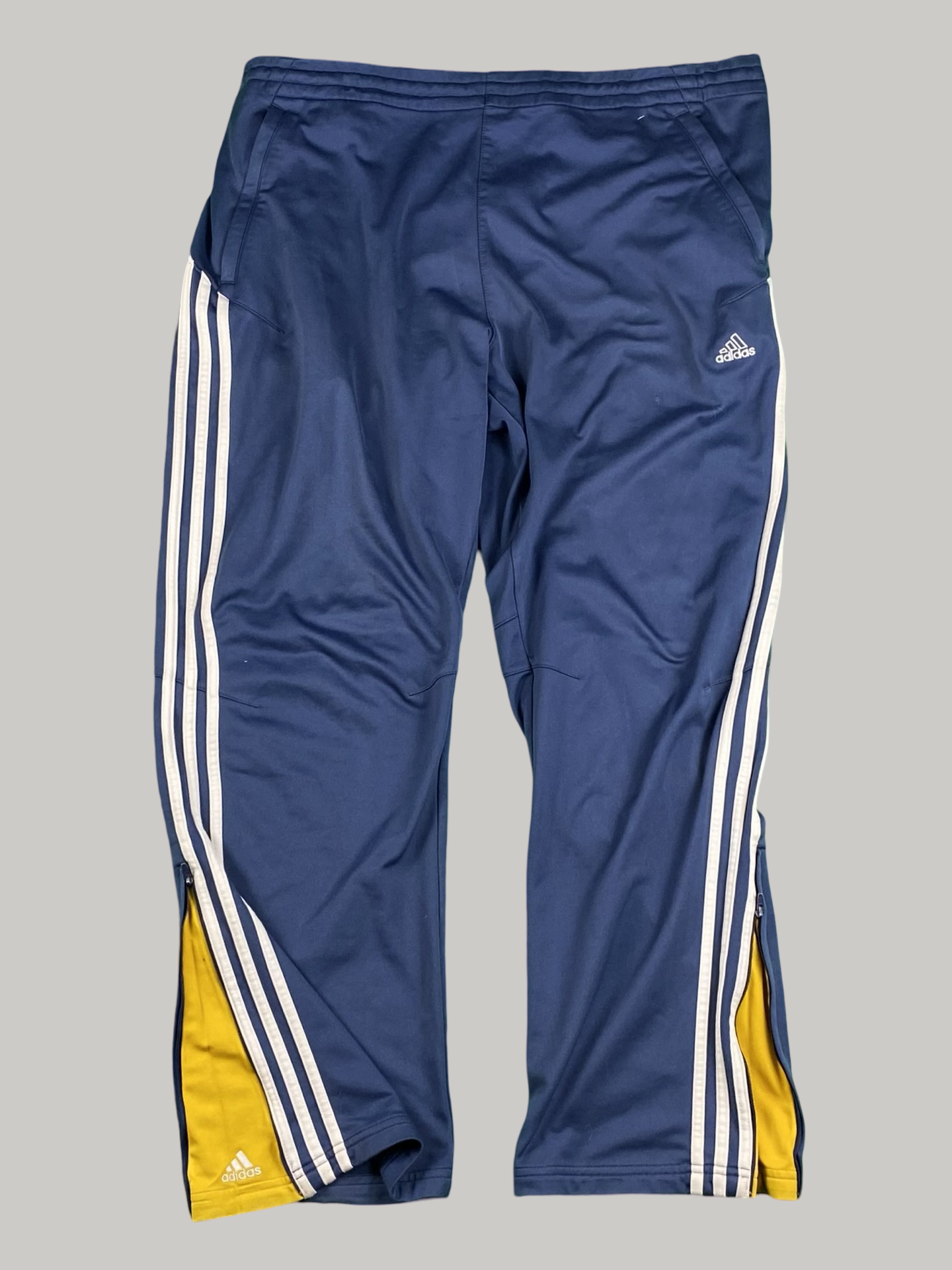 Adidas Trackpants - L